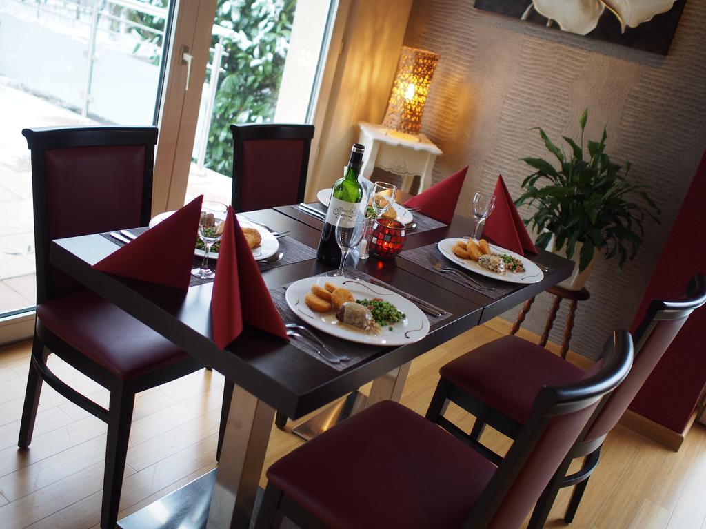 Creutzwald The Originals City, Hotel Et Restaurant Aster, Saint-Avold Nord מראה חיצוני תמונה
